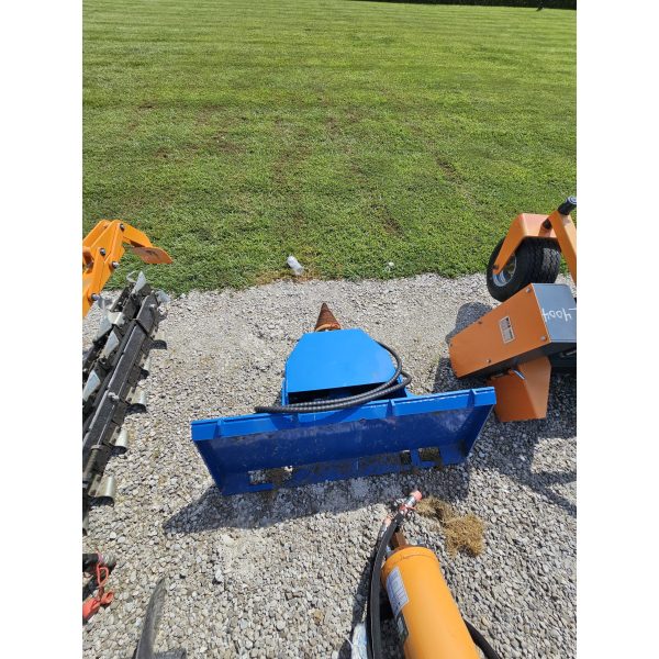 Screw-Type Log Splitter Attachment
